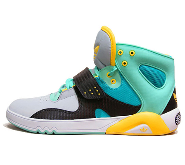 ADIDAS ROUNDHOUSE MID light